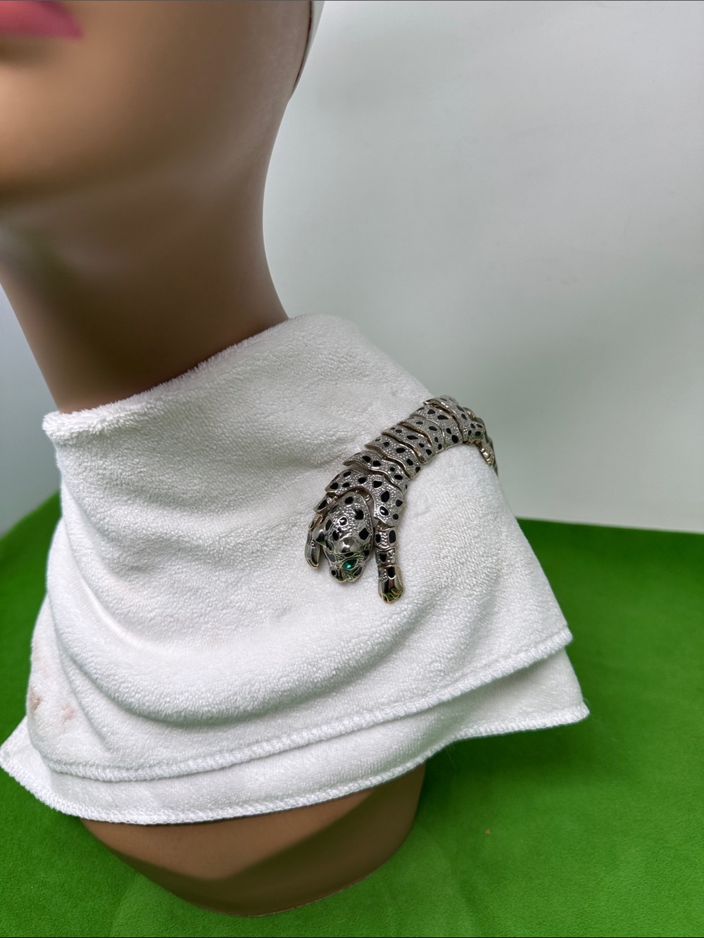 Vintage Silvertone Jaguar Over the Shoulder Brooch